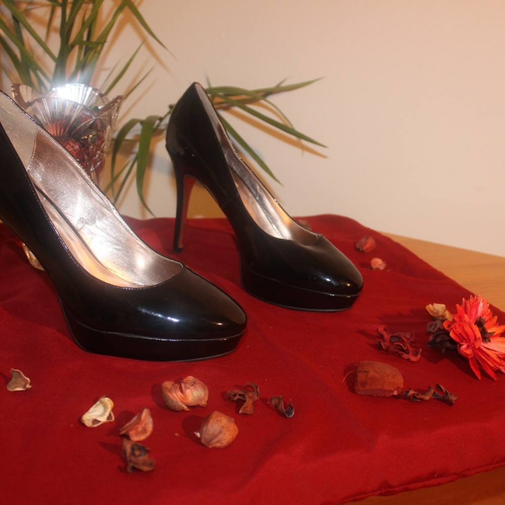 Steve Madden black pumps